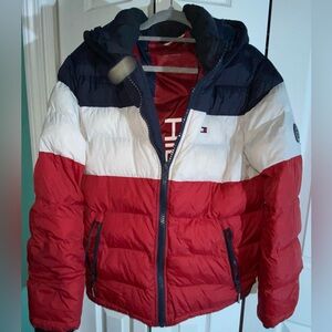 Tommy Hilfiger Men's  Quilted Puffer Hooded Puffer Jacket Red White Blue M  AA17